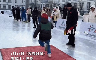 开球体育app-“打出溜滑”火出圈！网友：东北人的胯骨轴自带稳定系统