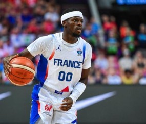 何方神圣？弗朗西斯科14中8砍32分7板5助2断&amp;amp;12罚全中 刷分引冲突