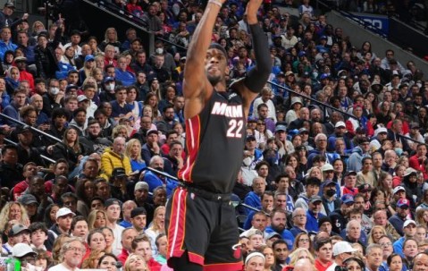 开云体育在直播-两战73分无力回天 巴特勒再次扮演孤胆英雄