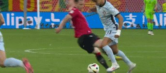 1719429232622022139.gif 葡格12.gif